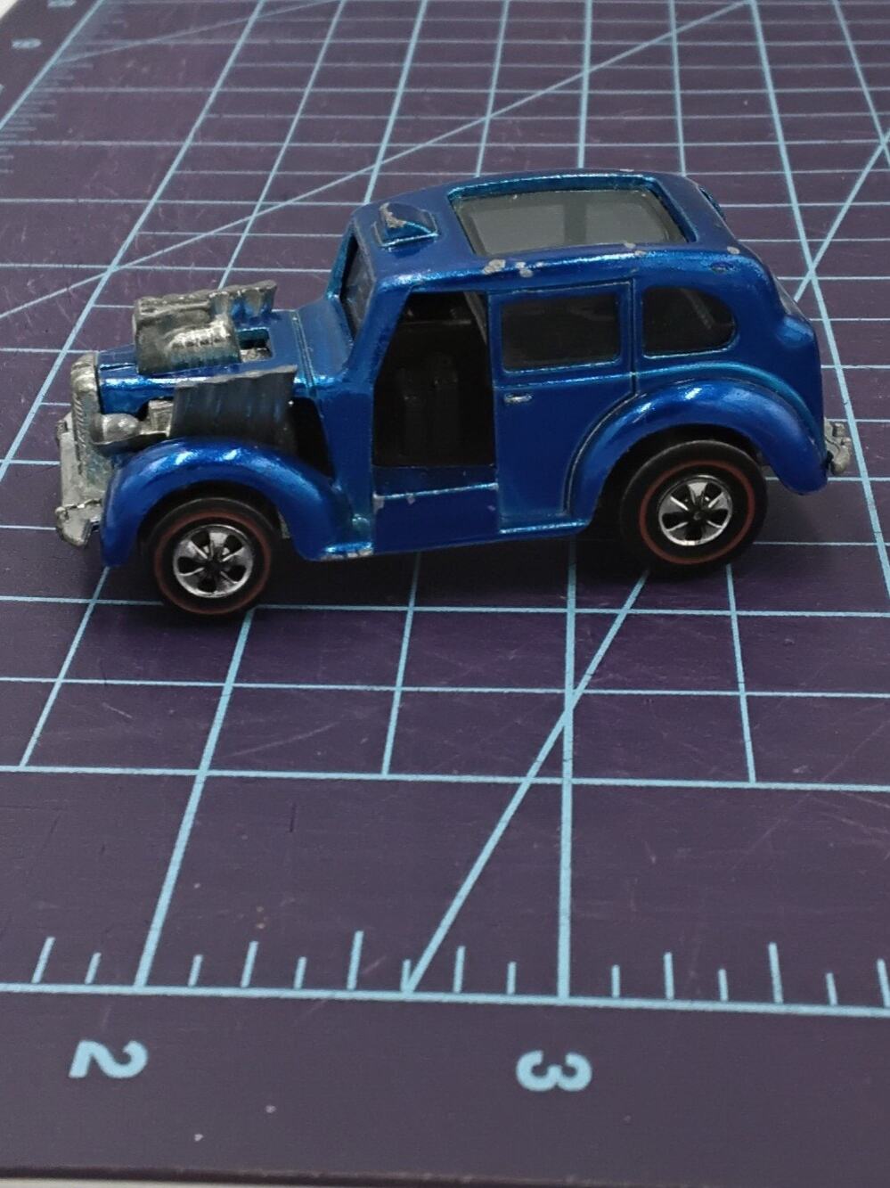 1970 COCKNEY CAB BLUE REDLINE Collectible Loose Hot Wheels Mattel Vintage